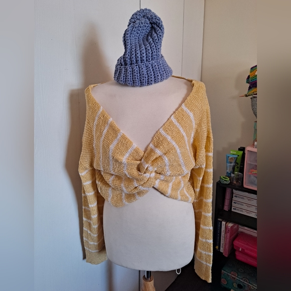 Sweaters.🌈 - Picture 2 of 5